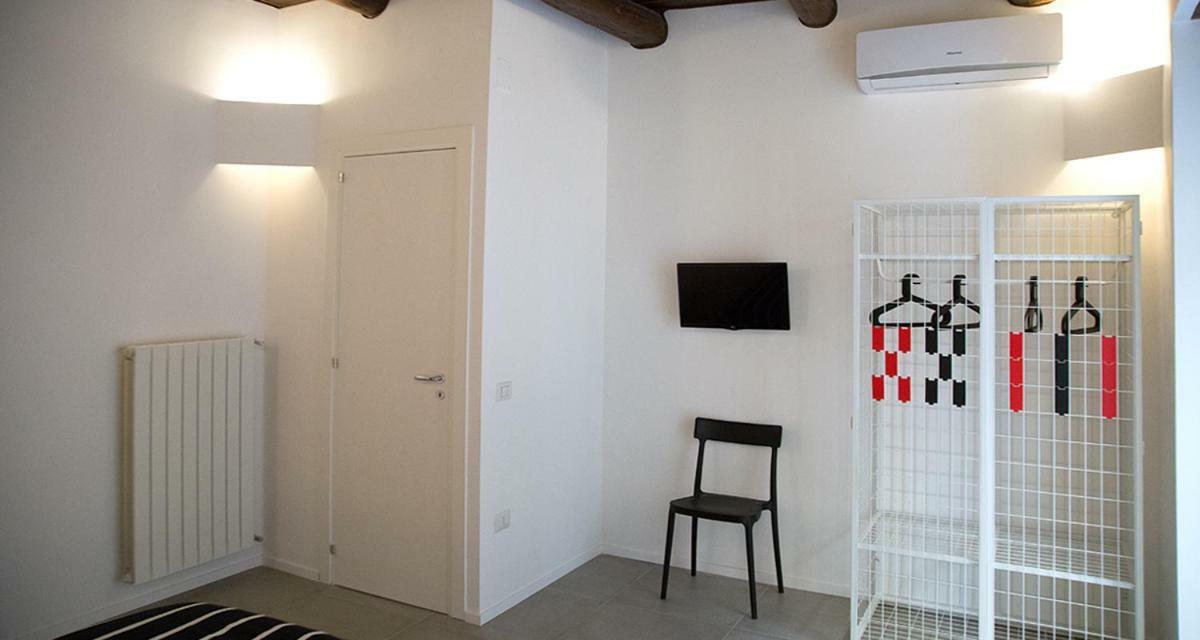 Decumano 23 Bed & Breakfast Napoli Bagian luar foto